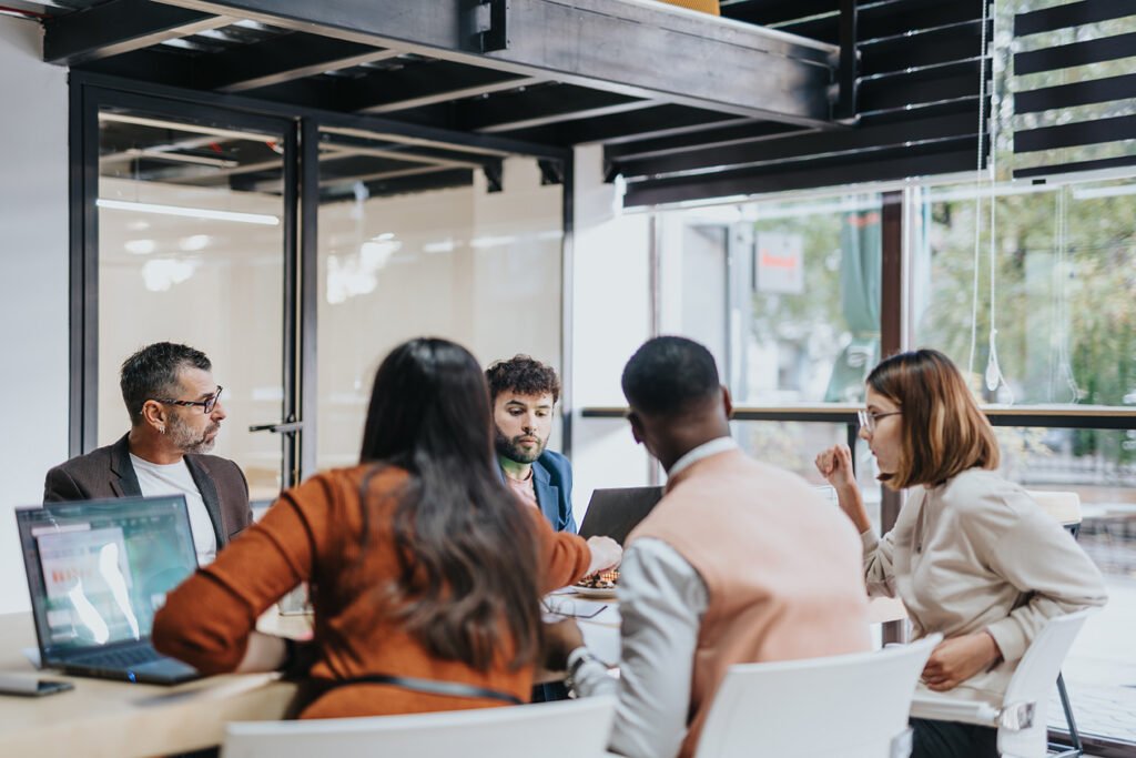 business,group,brainstorming,for,global,expansion,and,innovation,in,corporate